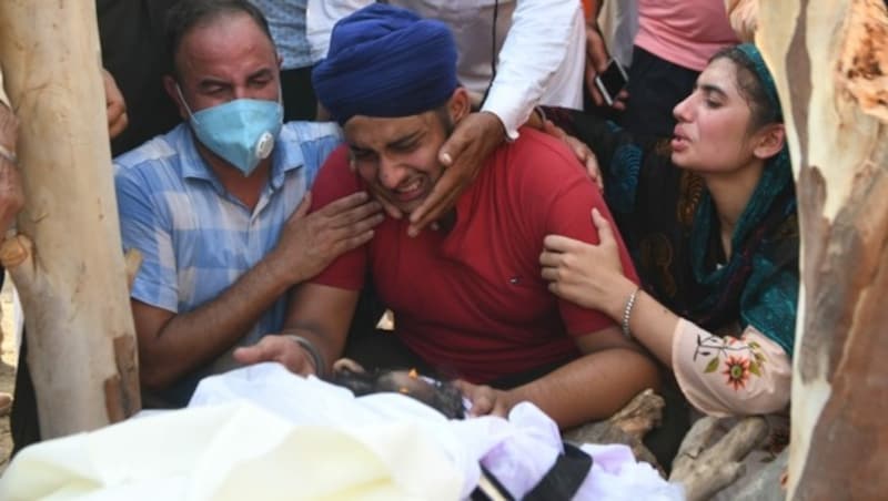 Prabhjot Singh trauert um seinen Vater, den indischen Soldaten Satnam Singh, der während eines Zusammenstoßes mit chinesischen Truppen im Galwantal (Himalaja-Gebirge) ums Leben kam. (Bild: AFP )