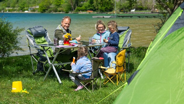 Familienzeit und Erholung in der Natur ist am Campingplatz Berau am Wolfgangsee möglich (Bild: zVg)