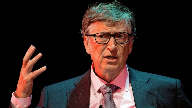 Seit 2021 ist der Gründer aus der offiziellen Wahrnehmung Microsofts verschwunden. Doch im Hintergrund ist Bill Gates – mit 127 Milliarden US-Dollar in den Top-Ten der reichsten Menschen – noch höchst aktiv. (Bild: AFP PHOTO / JUSTIN TALLIS)