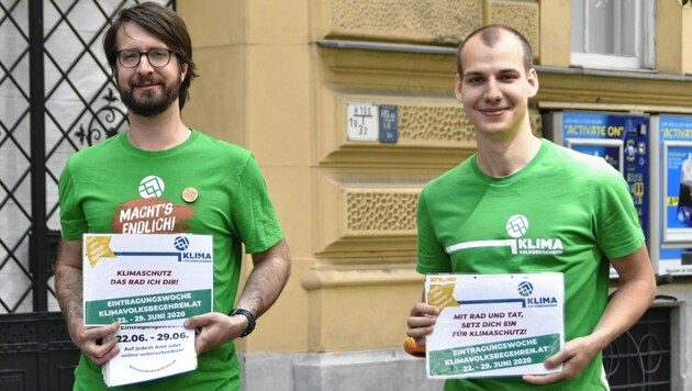 Seit einem guten Jahr engagiert sich Bernhard Thaler (rechts) für das Klimavolksbegehren. (Bild: Mohamad Hajiloo)