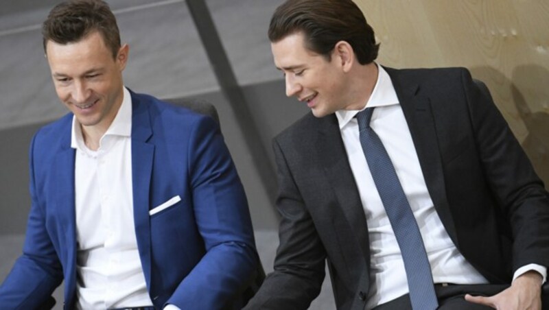 Finanzminister Gernot Blümel und Bundeskanzler Sebastian Kurz (Bild: APA/ROBERT JAEGER)