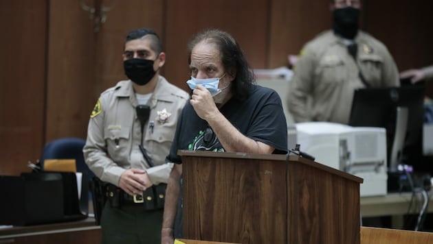 Ron Jeremy vor Gericht (Bild: AFP)