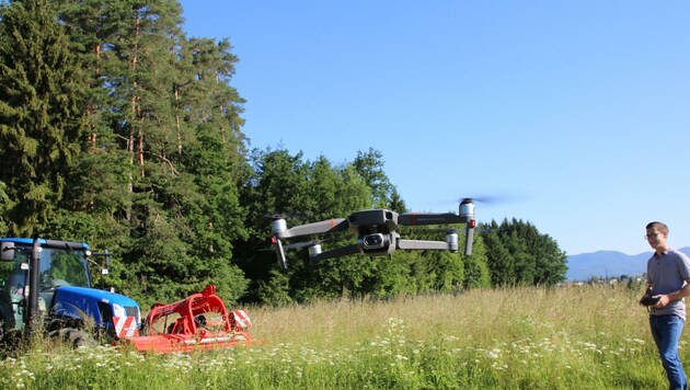Schnell, präzise und kostengünstig: Diese Drohne mit Wärmebildkamera fliegt in nur 30 Minuten einen Hektar Fläche ab. (Bild: Evelyn Hronek)