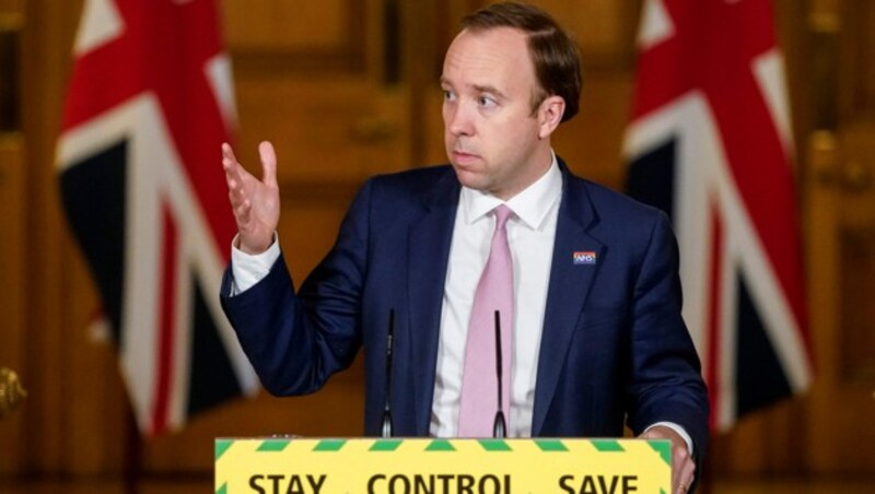 Der britische Gesundheitsminister Matt Hancock warnte vor einer Missachtung der immer noch bestehenden Corona-Regeln. (Bild: Andrew Parsons/AFP)