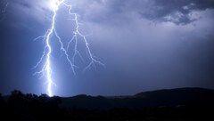 Bis Mitternacht werden am Mittwoch Gewitter in OÖ erwartet. (Bild: stock.adobe.com/Libor)