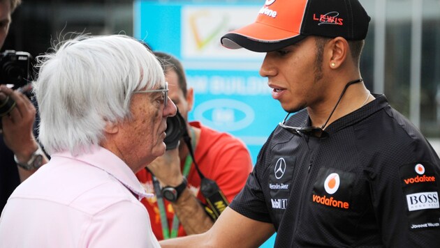 Lewis Hamilton mit Bernie Ecclestone - ein Bild aus dem Jahr 2011 (Bild: AFP)
