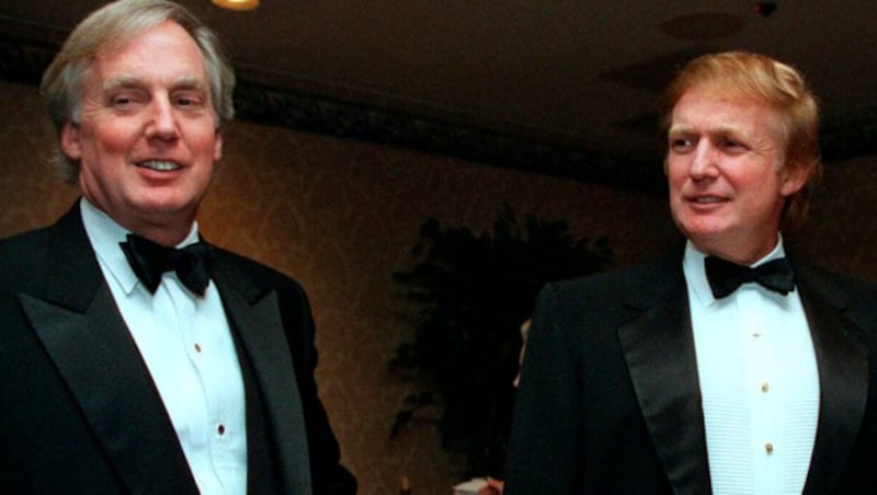 Robert Trump und Donald Trump 1999 in New York (Bild: AP)