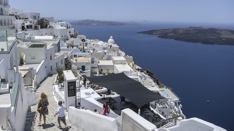 Die beliebte Ferieninsel Santorin (Archivbild) (Bild: AFP)