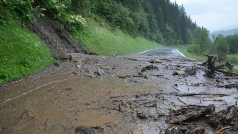 Überschwemmungen führten zu Straßensperren in Murau. (Bild: Markus Salchegger)