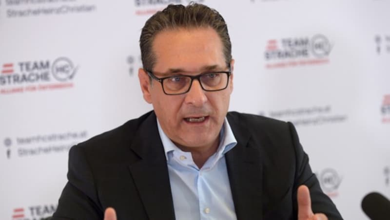 Der mittlerweile in Klosterneuburg lebende Strache möchte bei den anstehenden Wahlen in Wien mehr als zehn Prozent der Stimmen erreichen. Es brauche einen „Rechtsruck“, so Strache. (Bild: APA/Herbert Pfarrhofer)