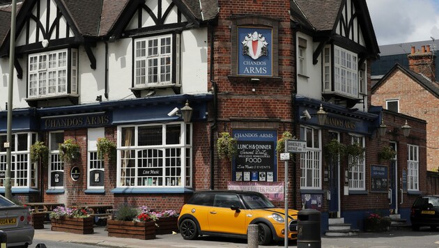 Am kommenden Samstag dürfen die Pubs in England wieder eröffnen. (Bild: AP)