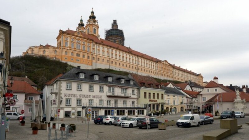 Das Stift Melk aufgenommen von der Fußgängerzone (Bild: APA/HERBERT PFARRHOFER)