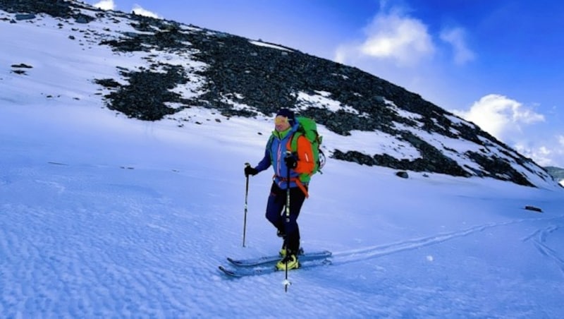 Der Mölltaler Gletscher macht es möglich: Skitouren auch im Sommer. Für Mike Lercher ist es eine genussvolle Abwechslung. (Bild: Wallner Hannes)