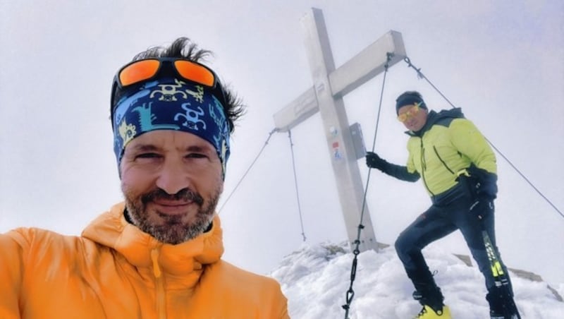 Gipfelselfie mit Mike Lercher: Danke für den Ausflug in den Winter! (Bild: Wallner Hannes)