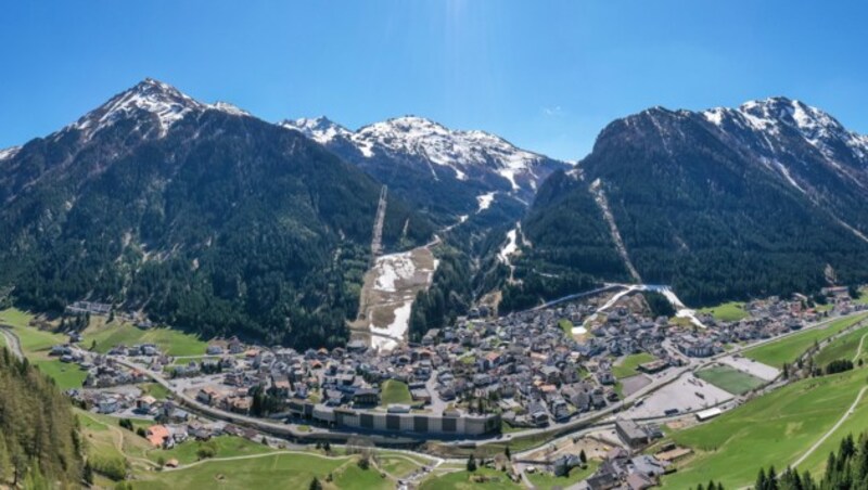 Luftaufnahme von Ischgl (Bild: APA/EXPA/JOHANN GRODER)