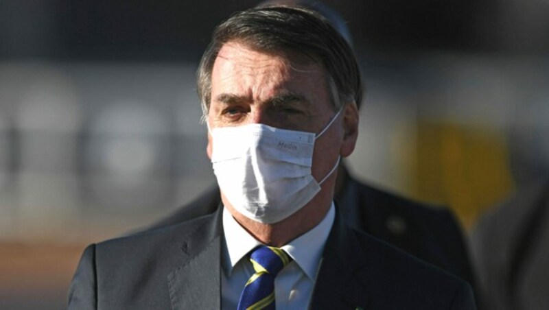 Seit Inkrafttreten der Anordnung hat sich Jair Bolsonaro zumindest bei öffentlichen Auftritten an die Maskenpflicht gehalten. (Bild: EVARISTO SA/AFP)