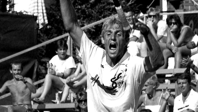 Auch er jubelte in Zell am See: Thomas Muster beim Sieg im Davis Cup 1988 gegen Großbritannien. (Bild: Votava)