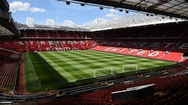 Im Old Trafford Stadium spielt Manchester United, früher hieß der Verein aber Newton Heath LYR ...
