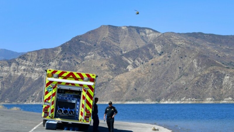 Mit einem Hubschrauber, Drohnen und Booten suchte die Polizei nach der Schauspielerin. (Bild: AFP)