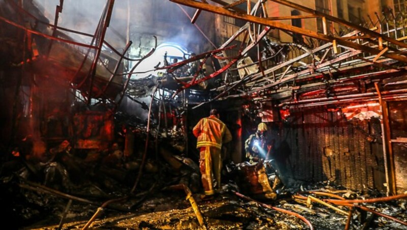 Mindestens 19 Tote hat diese Explosion in einer Privatklinik in Teheran gefordert. (Bild: APA/AFP/ISNA/AMIR KHOLOUSI)