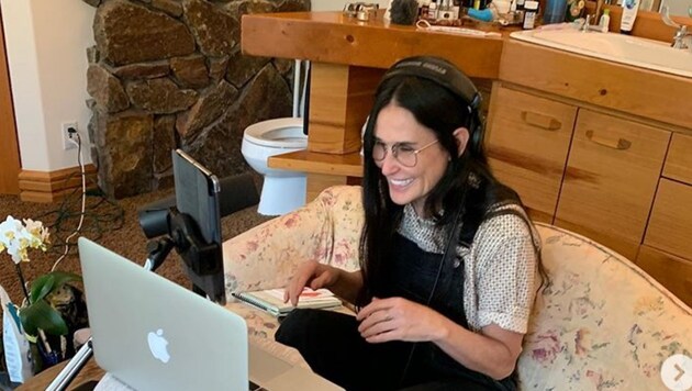 Demi Moore sorgt mit ihrem schrägen Arbeitszimmer für Lacher. (Bild: instagram.com/demimoore)