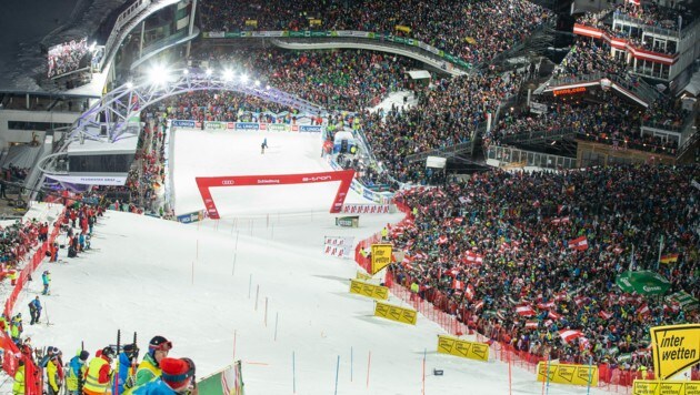 Slaloms unter Flutlicht - wie hier in Schladming - sind mittlerweile Standard. (Bild: GEPA)