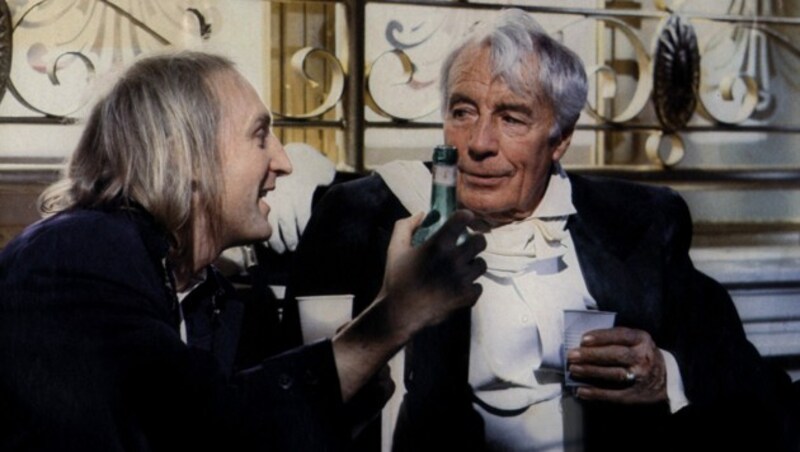 Otto Waalkes und Johannes Heesters in „Otto - der Film“ aus dem Jahr 1985 (Bild: Impress / United Archives / picturedesk.com)