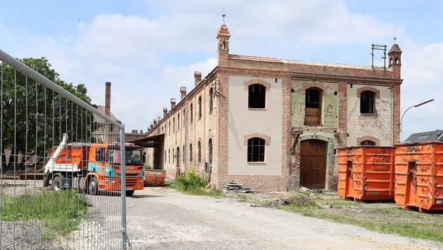 Alte Fabrik, spezieller Fall: Schulbauprojekt in Bruckneudorf ist aufwändig. (Bild: Reinhard Judt)