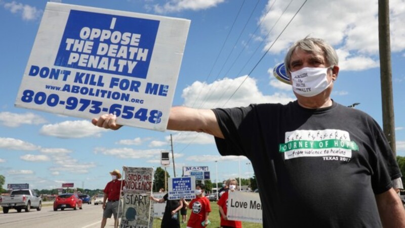 Proteste in den USA gegen die Todesstrafe (Bild: APA/AFP/GETTY IMAGES/SCOTT OLSON)