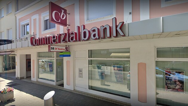 Eine Filiale der Commerzialbank Mattersburg (Bild: Screenshot: Google Streetview)