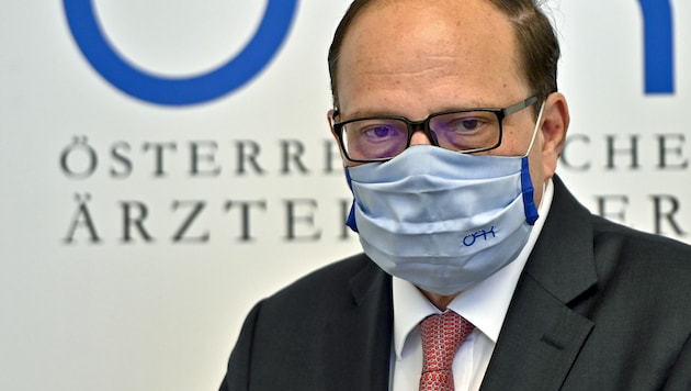 Ärztekammerpräsident Thomas Szekeres (Bild: APA/Herbert Neubauer)