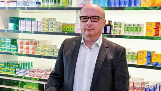 Thomas Veitschegger rät, Medikamente auf Vorrat zu kaufen. (Bild: Harald Dostal)