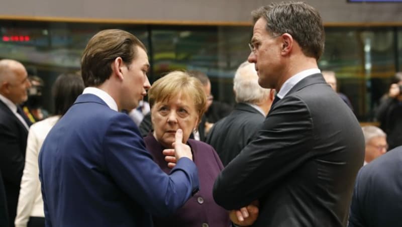 Auf Konfrontationskurs: Bundeskanzler Sebastian Kurz, die deutsche Bundeskanzlerin Angela Merkel und der niederländische Premier Mark Rutte (Bild: Bundeskanzleramt/Dragan Tatic)