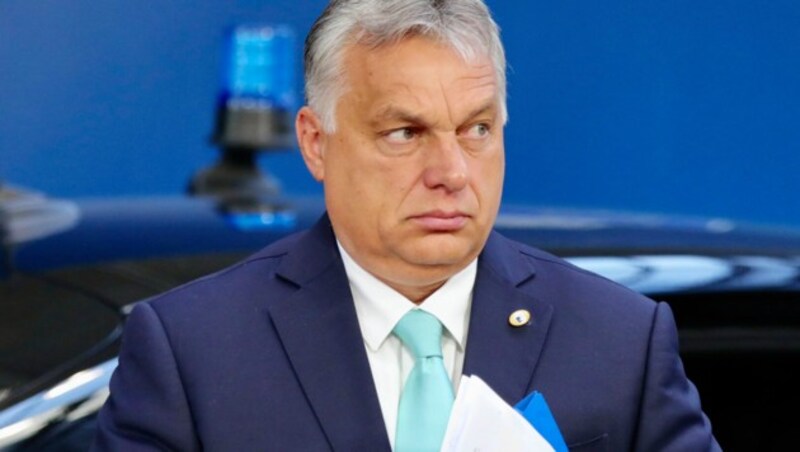 Ungarns Ministerpräsident Viktor Orban sorgte bereits im Vorfeld mit seiner Vetodrohung für angespannte Stimmung. (Bild: AP)