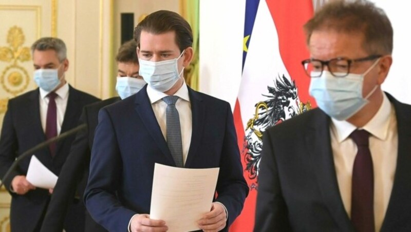 Das virologische Quartett Anschober, Kurz, Kogler und Nehammer (v.r.n.l.) (Bild: APA/HELMUT FOHRINGER)