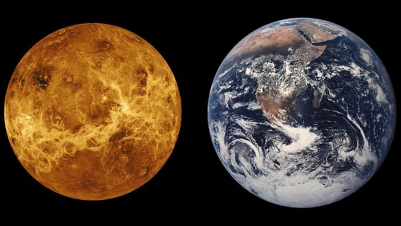 Größenvergleich zwischen Venus (eine Radaraufnahme) und Erde (rechts) (Bild: Wikipedia/NASA (gemeinfrei))