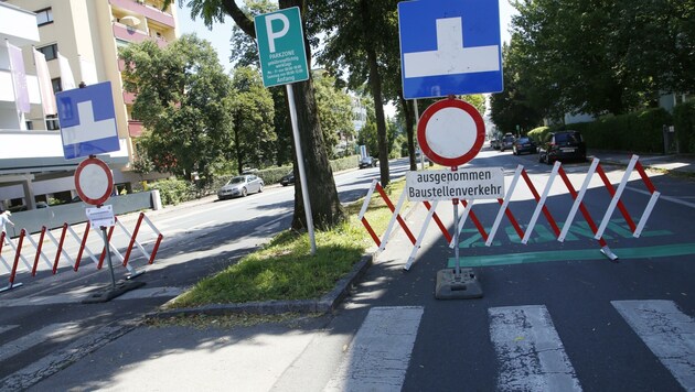 Die Kreuzung Rosentaler Straße/August-Jaksch-Straße in Klagenfurt ist seit Montag wegen Bauarbeiten gesperrt. (Bild: Rojsek-Wiedergut Uta)