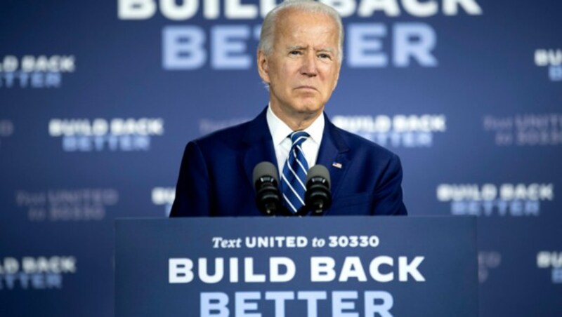 Trumps demokratischer Herausforderer Joe Biden liegt derzeit praktisch in allen wichtigen Umfragen deutlich vor dem republikanischen Amtsinhaber. (Bild: AFP)