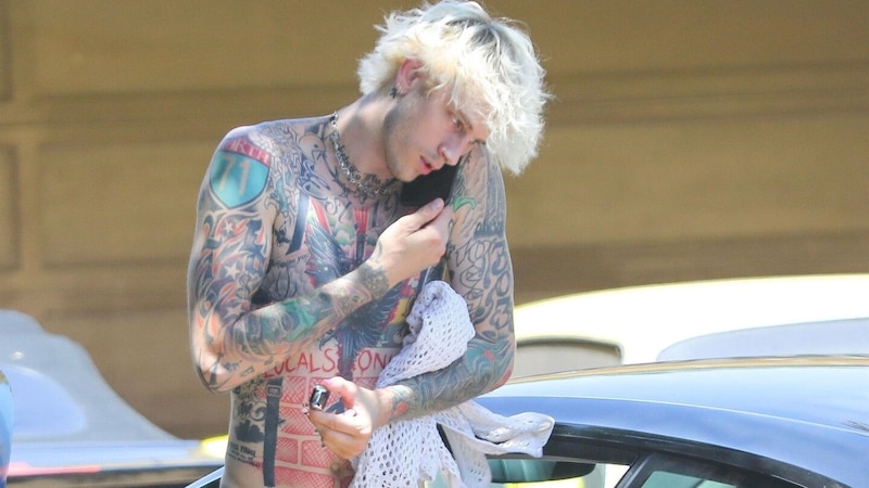 Machine Gun Kelly in Los Angeles mit seinen ursprünglichen Tattoos. (Bild: www.photopress.at)