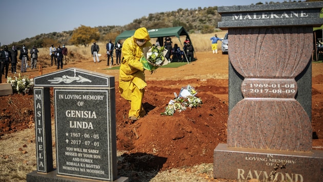 Südafrika hat einen Rekordanstieg bei den Todesfällen durch das Coronavirus gemeldet. (Bild: Michele Spatari / AFP)