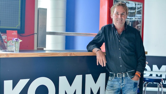 Luggi Ascher, Geschäftsführer des Komma in Wörgl, startet am 4. September mit seinem Team das Kulturprogramm. (Bild: Hubert Berger)
