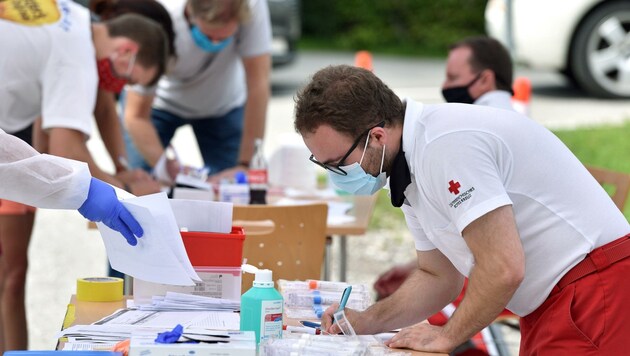 Das Rote Kreuz führte die Screenings am Dienstag durch. (Bild: Wolfgang Spitzbart)