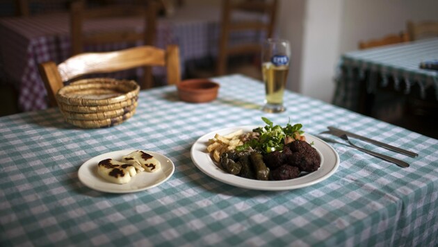 Ein traditionelles zypriotisches Gericht mit Fleischbällchen und Halloumi-Käse, dem Exportschlager der Insel. (Bild: AFP)