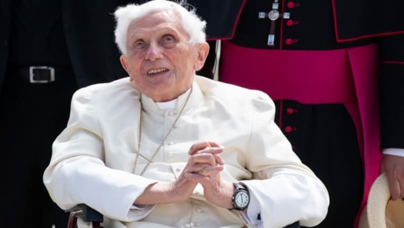 Der emeritierte Papst Benedikt XVI. (Bild: APA/dpa/Sven Hoppe)