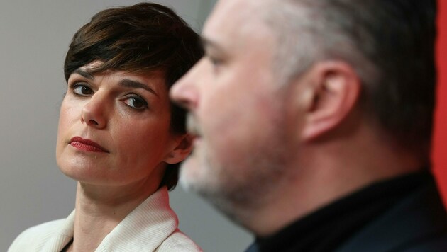 SPÖ-Chefin Pamela Rendi-Wagner (r.) mit Burgenlands Landeshauptmann Hans Peter Doskozil (Bild: APA/HELMUT FOHRINGER)