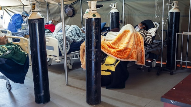 Krankenhaus mit Corona-Patienten in Pretoria (Südafrika) (Bild: The Associated Press)