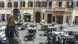 Die italienische Gastronomie ist von der Corona-Pandemie immer noch schwer betroffen. (Bild: AP Photo/Riccardo De Luca)