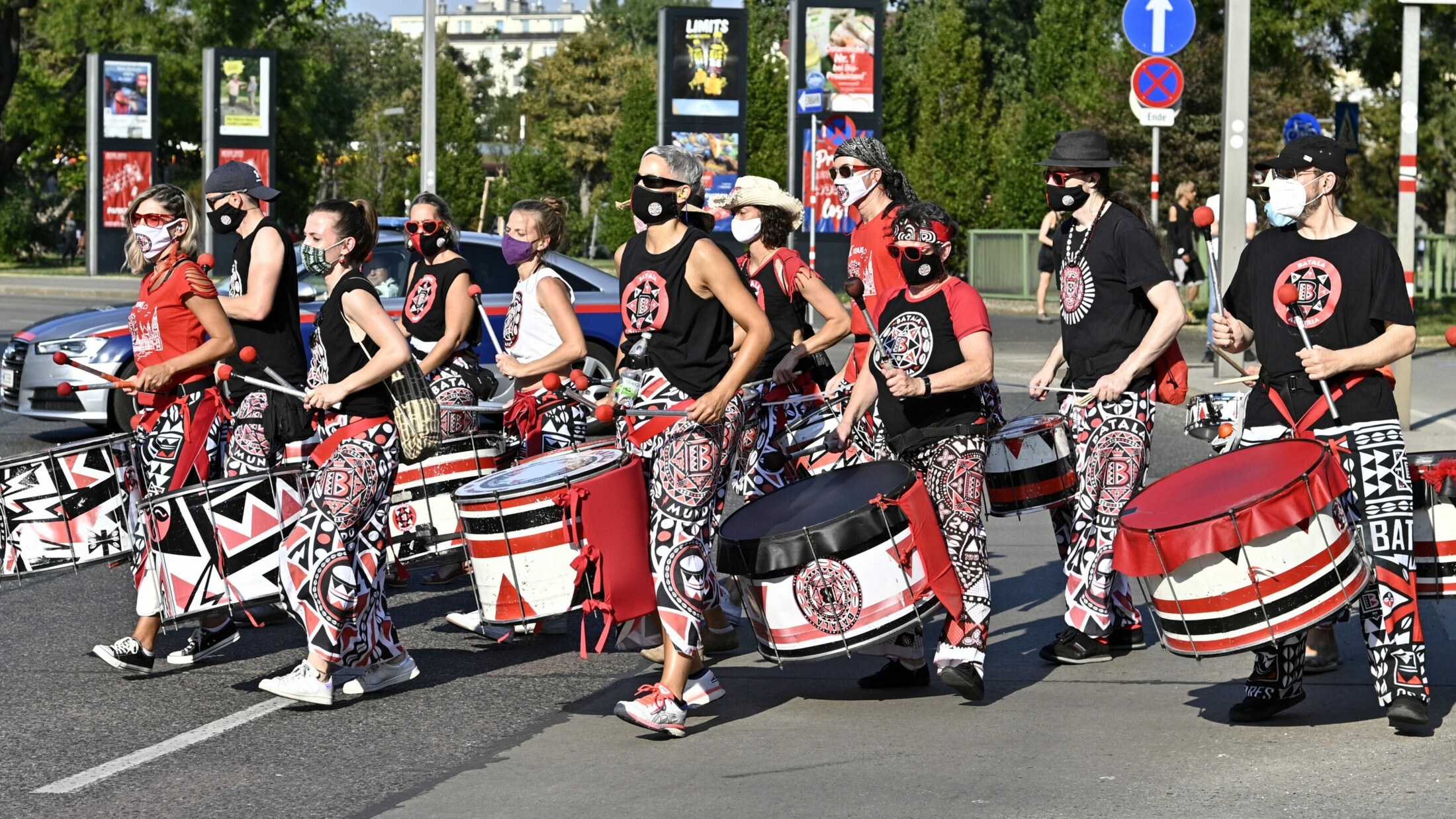 Demozug In Wien 1300 Raver Protestieren Fur Die Rettung Der Clubs Krone At