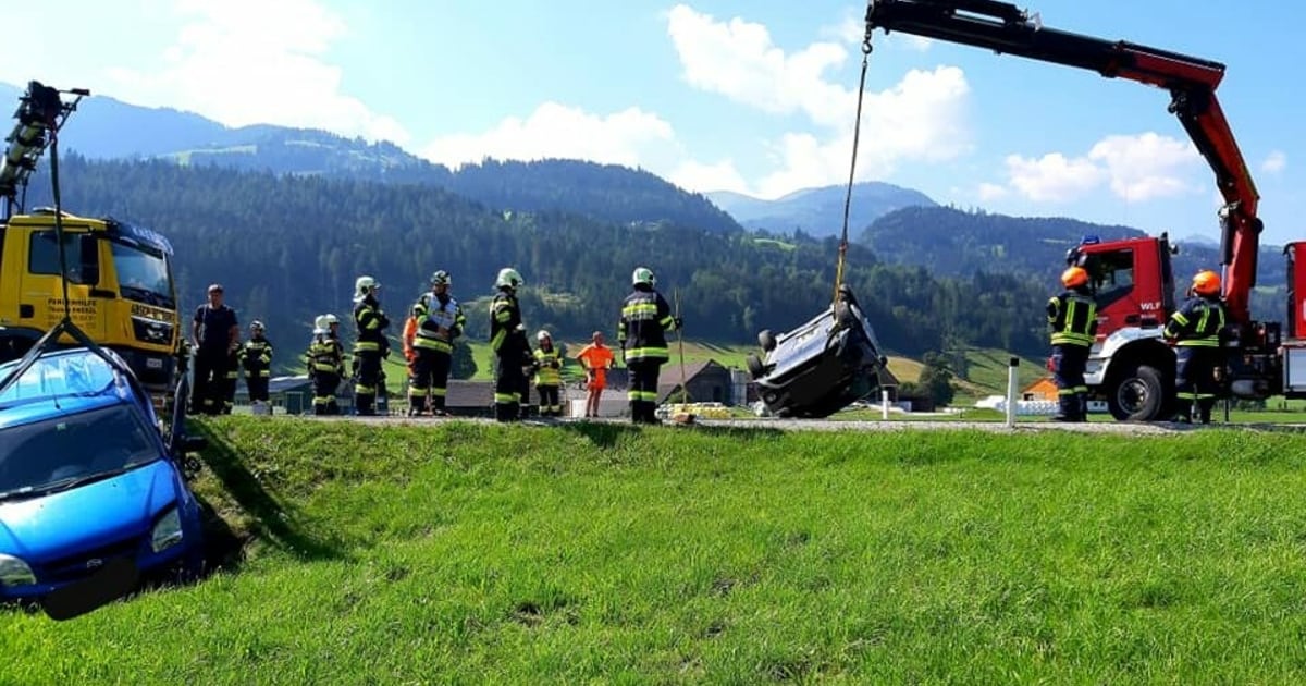 Bei Unfall Im Ennstal - Zwei Verletzte Und 400 Kaputte Eier | Krone.at