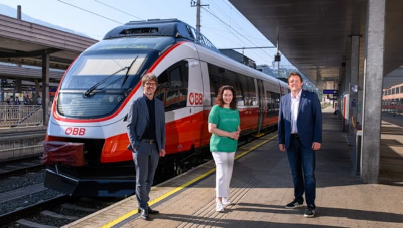 Neues Design, modernes Fahrgastinformationssystem, WLAN, und Komfortsitze auf Cityjet-Niveau machen die Bahnfahrt zum Vergnügen. (Bild: VVT/Oss)